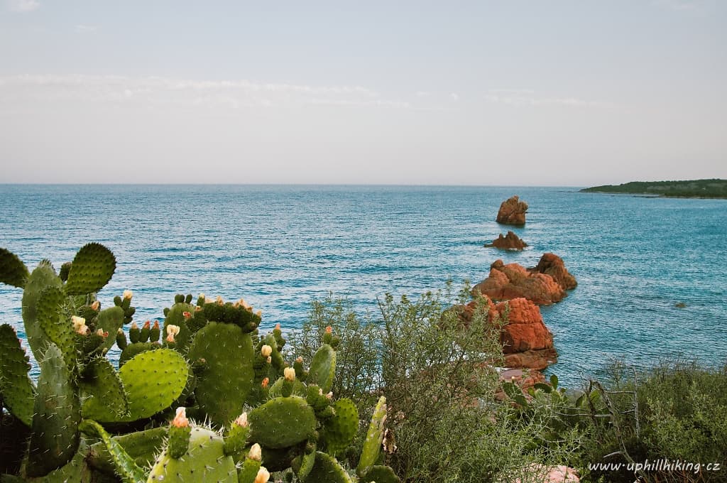 Sardinie I - Baia Cea, pláž nedaleko Tortoli