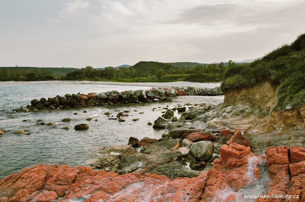 Sardinie I - Baia Cea, pláž nedaleko Tortoli