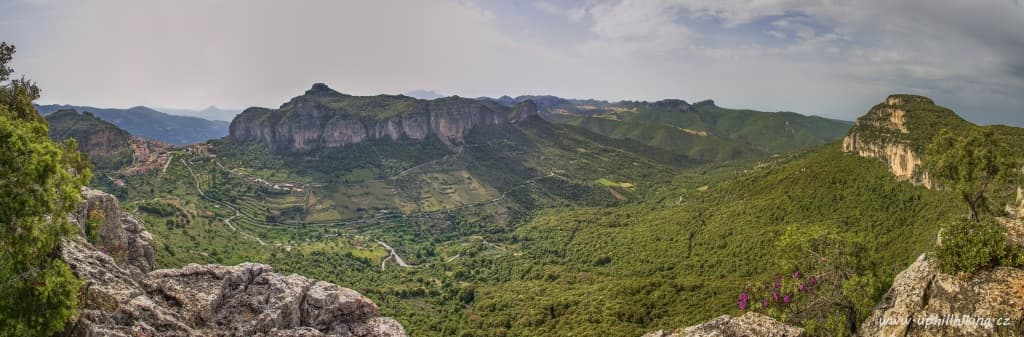 Sardinie III - jeskyně Su Marmuri a skvělé výhledy do okolí